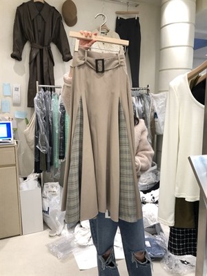 全球視野下的半身裙商機 從零售批發(fā)到展會實拍的潮流捕捉